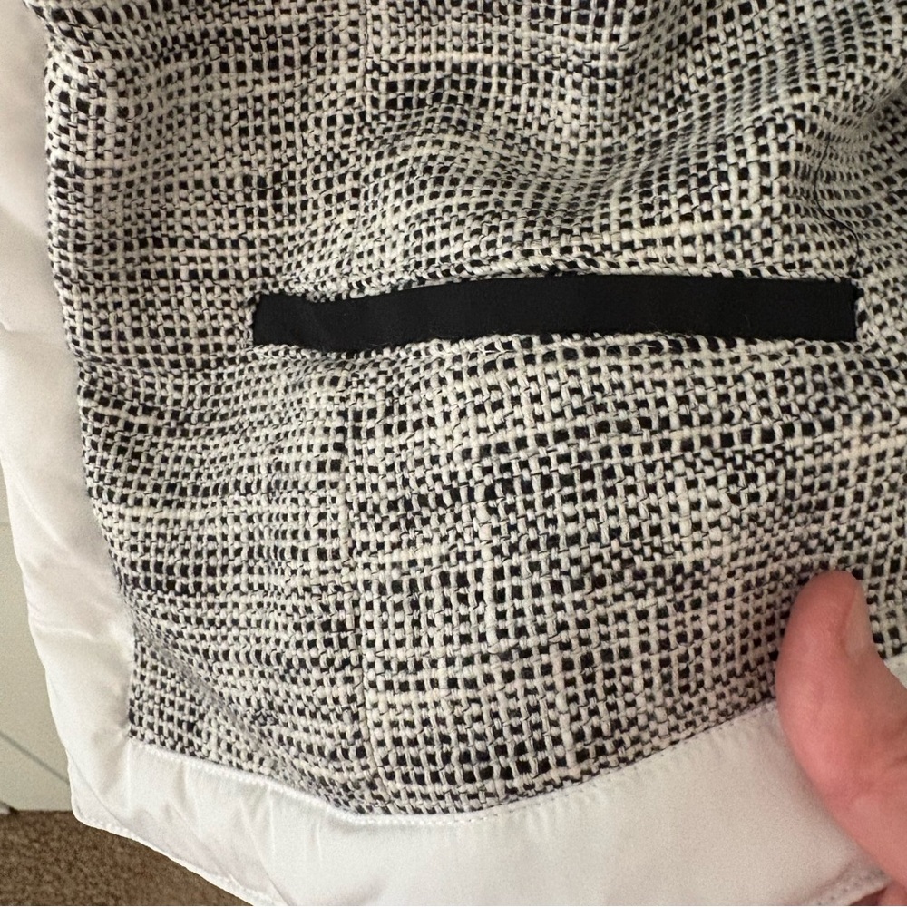 Chico’s JACKET QUILTED MIX TWEED PATTERN BLACK/WHITE. Size 1 Chicos/M/8. - Picture 4 of 12
